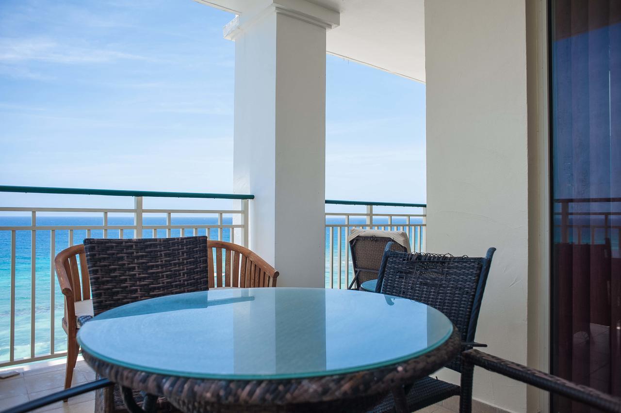 Palmyra Luxury Beach Condos Montego Bay Exterior foto