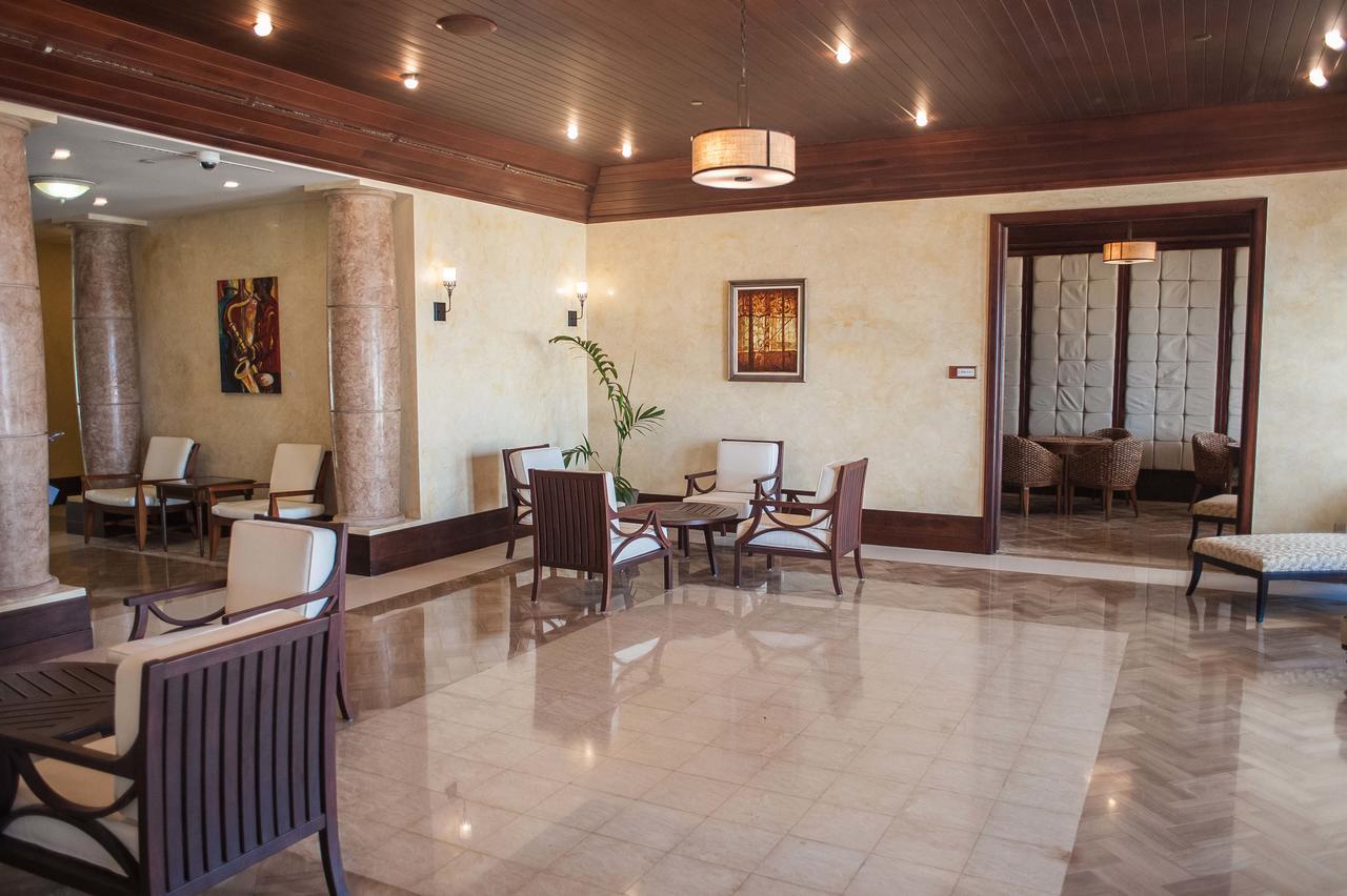Palmyra Luxury Beach Condos Montego Bay Exterior foto
