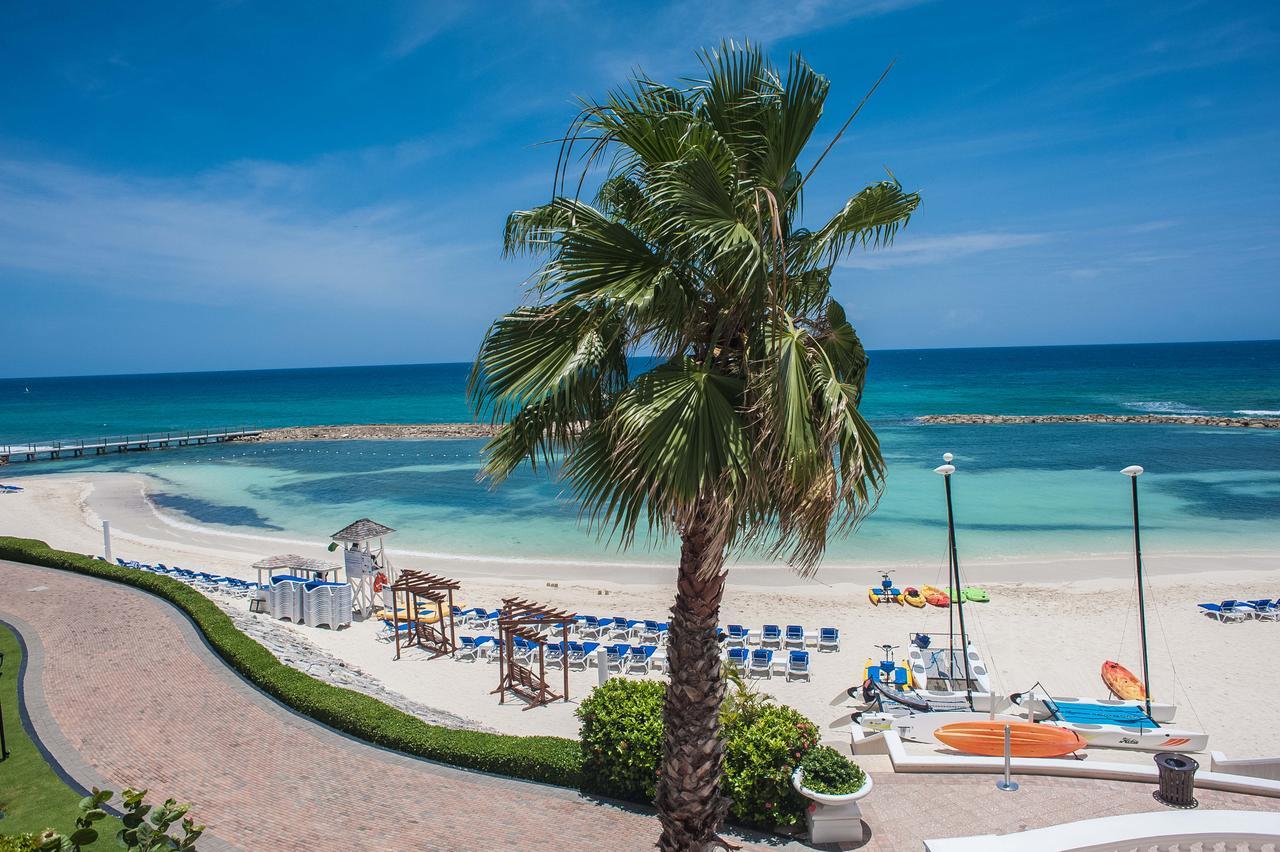 Palmyra Luxury Beach Condos Montego Bay Exterior foto